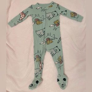 Carter’s 12M Footed Zipper Pajamas • Baby Size 12 months